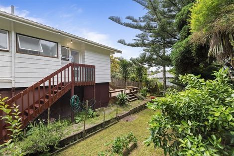Photo of property in 1/10 Halder Place, Torbay, Auckland, 0632