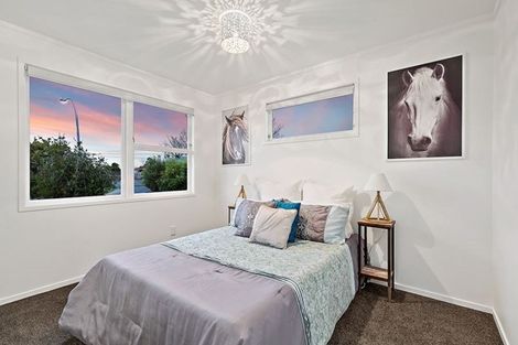Photo of property in 27 Sunvue Road, Glen Eden, Auckland, 0602