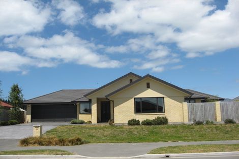 Photo of property in 15 Linkwater Way, Parklands, Christchurch, 8083
