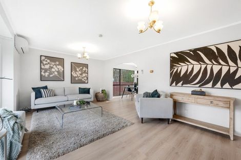 Photo of property in 57 Dalwhinnie Parade, Highland Park, Auckland, 2010