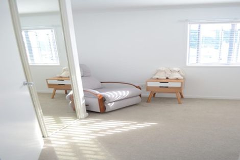 Photo of property in 24/8 Carolina Place, Albany, Auckland, 0632