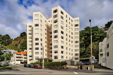 Photo of property in Wharenui Apartments, 274 Oriental Parade, Oriental Bay, Wellington, 6011