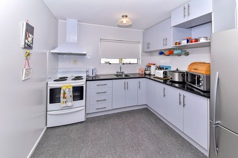 Photo of property in 3/16 Helms Place, Manurewa, Auckland, 2102