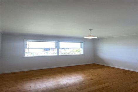 Photo of property in 6 Firle Place, Green Bay, Auckland, 0604