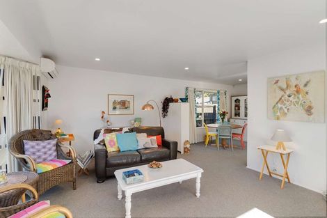 Photo of property in 2/49 Sawyers Arms Road, Northcote, Christchurch, 8052