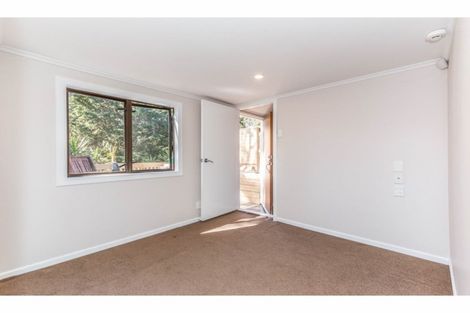 Photo of property in 104 Sunnyside Road, Sunnyvale, Auckland, 0612