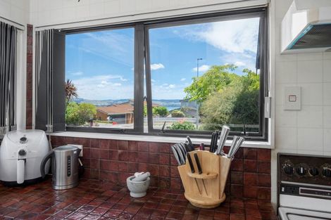 Photo of property in 15 Kempton Place, Richmond Heights, Taupo, 3330