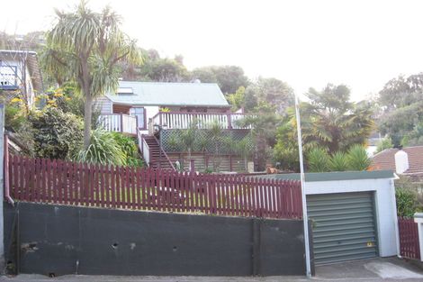 Photo of property in 28 Coote Road, Bluff Hill, Napier, 4110