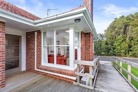 Photo of property in 21 Springs Road, Parakai, 0830