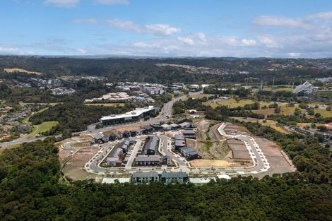 Photo of property in 2/1 Parapara Place, Albany, 0632