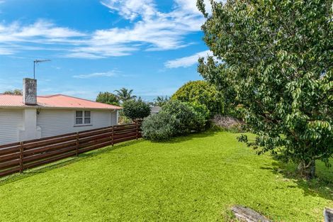 Photo of property in 17 Divich Avenue, Te Atatu South, Auckland, 0610