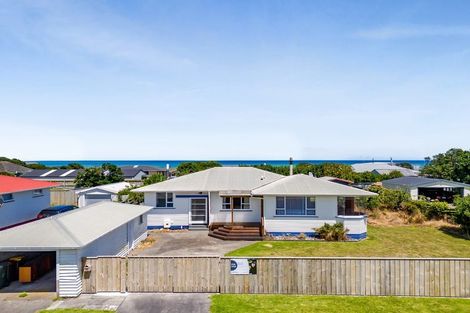 Photo of property in 32 Dieffenbach Street, Opunake, 4616