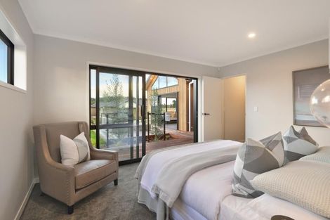 Photo of property in 38 Vinistra Road, Kumeu, 0810