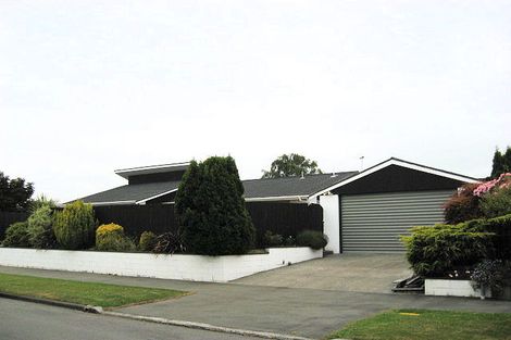 Photo of property in 1 Highland Place Avonhead Christchurch City