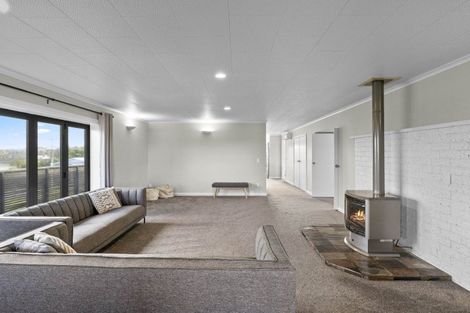 Photo of property in 19 Ingle Avenue, Waipahihi, Taupo, 3330