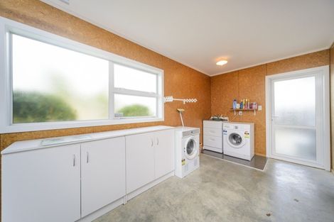 Photo of property in 3 Levi Place, Kelvin Grove, Palmerston North, 4414