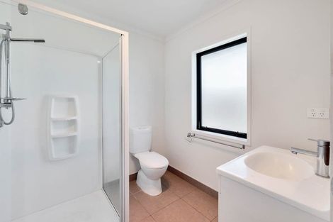 Photo of property in 86 Farquhar Road, Glendene, Auckland, 0602