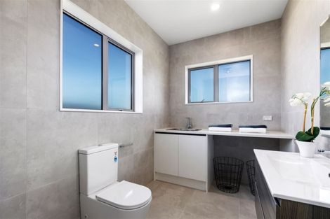 Photo of property in 18 Gilbransen Road, Kumeu, 0810