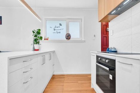 Photo of property in 136 Avonhead Road, Avonhead, Christchurch, 8042
