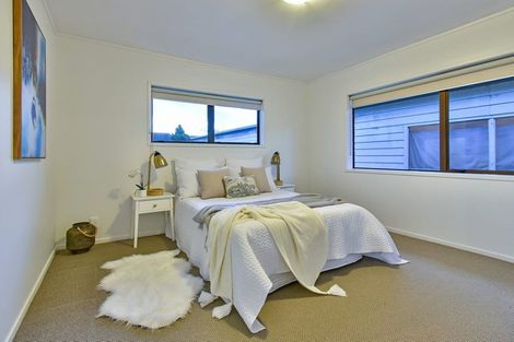 Photo of property in 8 Lloyd Avenue, Papatoetoe, Auckland, 2025