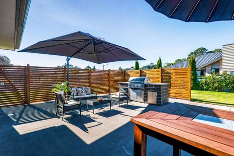 Photo of property in 25 Fernbrook Drive, Hurworth, New Plymouth, 4310