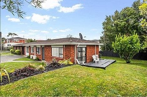 Photo of property in 2/303a Great North Road, Henderson, Auckland, 0612