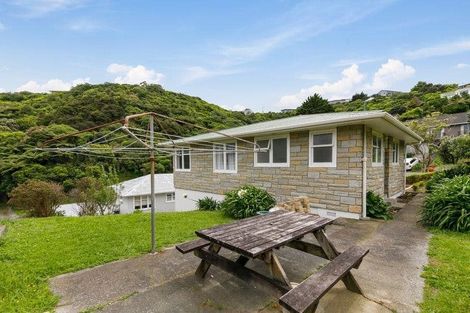 Photo of property in 80 Dowse Drive, Maungaraki, Lower Hutt, 5010