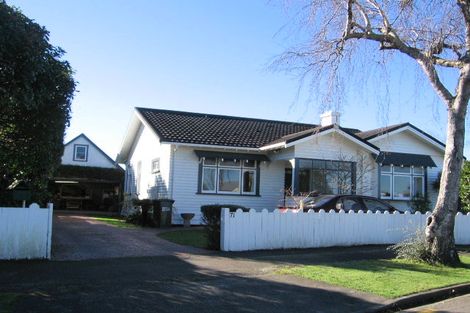 Photo of property in 71 Rangitane Street, Palmerston North, 4414