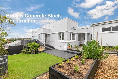 Photo of property in 1/53 Deep Creek Road, Waiake, Auckland, 0630