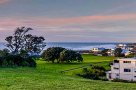 Photo of property in 3 Baring Terrace, Strandon, New Plymouth, 4312