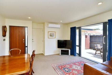 Photo of property in 26c Sawyers Arms Road, Northcote, Christchurch, 8052