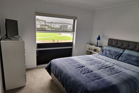 Photo of property in 64 Mettam Drive, Swanson, Auckland, 0614