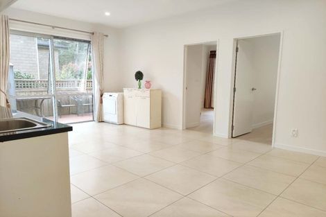 Photo of property in 56 Harrowglen Drive, Northcross, Auckland, 0630