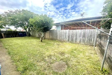 Photo of property in 1/2 Yacht Place, Bucklands Beach, Auckland, 2012