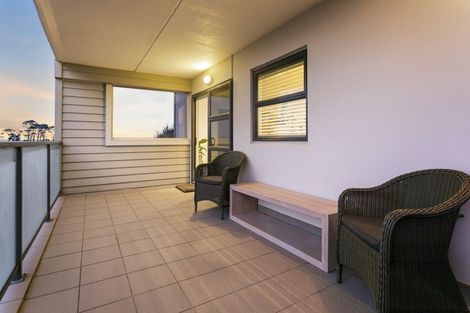 Photo of property in 11/79 Schnapper Rock Road, Schnapper Rock, Auckland, 0632