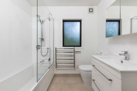 Photo of property in 1/56 Centorian Drive, Windsor Park, Auckland, 0632