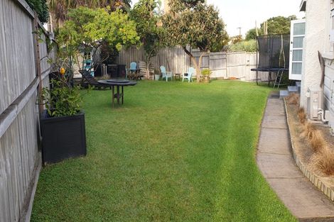 Photo of property in 2 Craig Road, Milford, Auckland, 0620