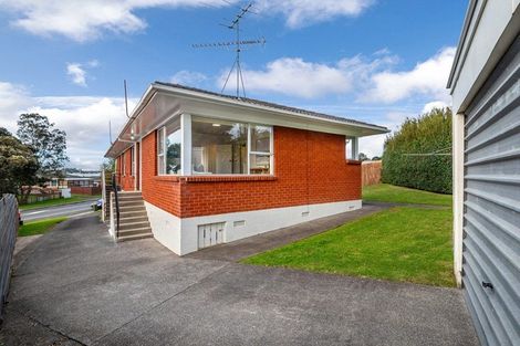 Photo of property in 2/110 Hillside Road, Glenfield, Auckland, 0627