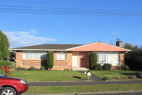 Photo of property in 11 Gerrand Place, Chedworth, Hamilton, 3210