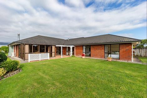 Photo of property in 14 Easton Way, Levin, 5510