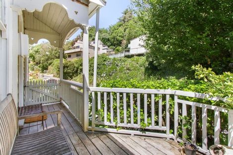 Photo of property in 48 Faraday Street, Hospital Hill, Napier, 4110