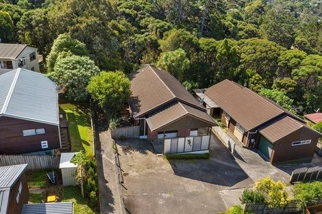 Photo of property in 1/16 Valecrest Place, Bayview, Auckland, 0629
