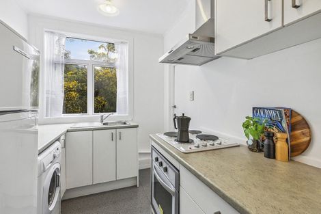 Photo of property in 18 Blackbridge Road, Wadestown, Wellington, 6012