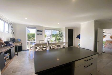 Photo of property in 39 Sanremo Lane, Stanmore Bay, Whangaparaoa, 0932