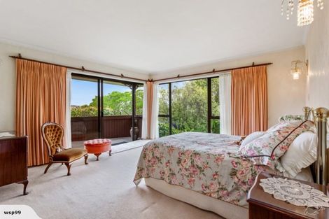 Photo of property in 10 Wilmington Place, Forrest Hill, Auckland, 0620