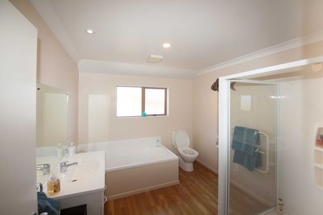 Photo of property in 43 Erlestoke Crescent, Churton Park, Wellington, 6037