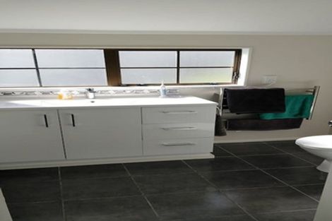 Photo of property in 17 Mallard Grove, Churton Park, Wellington, 6037