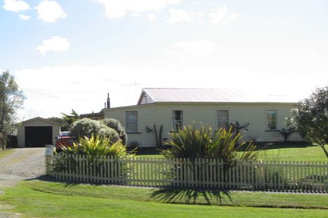 Photo of property in 4 Feltham Street, Hunterville, 4730