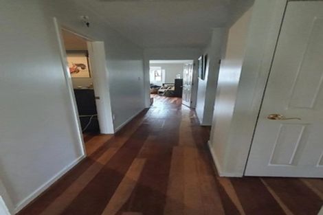 Photo of property in 82 Whangaparaoa Road, Red Beach, 0932