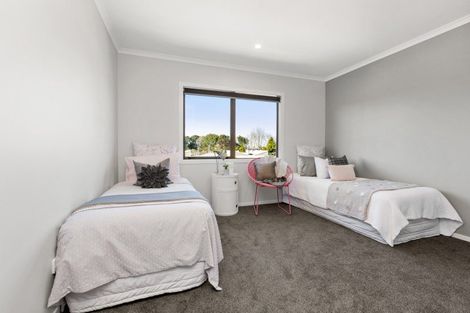 Photo of property in 2/10 Gazeley Avenue, Silverdale, Hamilton, 3216